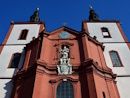 Die Stadtpfarrkirche St. Blasius ist der spteste Barockbau in Fulda. Sie wurde von Frstbischof Heinrich von Bibra 1770 begonnen. Es ist bereits die vierte Kirche, die an dieser Stelle errichtet wurde. Von den drei Vorgngerbauten ist nur ein Turm bernommen worden. Auffallend ist die mehrfarbig gestaltete Westfassade der Kirche. Die Restaurierungsarbeiten der barocken Kirche sind 2005 abgeschlossen worden.