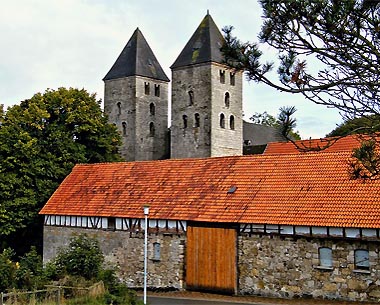 Kloster Flechtdorf mit Wirtschaftsgebuden