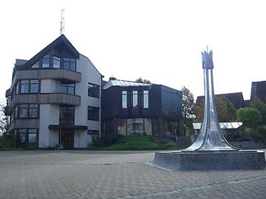 Rathausplatz und Rathaus in Eschenau