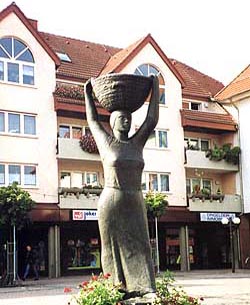 Zwewwelfraa auf dem Griesheimer Marktplatz
