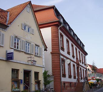 Apotheke und Rathaus in Kandel