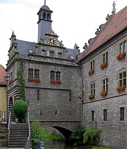 Maintor und Rathaus