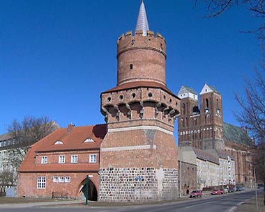 Mitteltor Turm