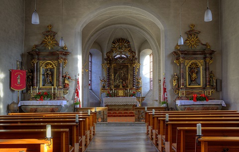 Innenansicht der St. Ottilia-Kirche in Rdenau