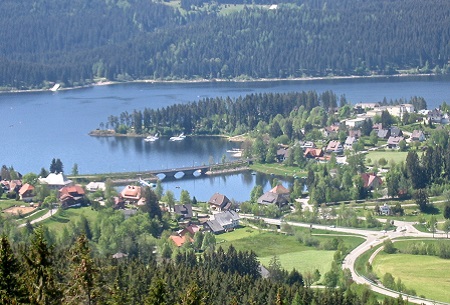 Schluchsee und die Ortschaft Schluchsee