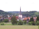 Blick auf den alten Ortskern von Angersbach mit gotischer Kirche