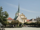 Kapellplatz mit der Gnadenkapelle und St. Magdalena