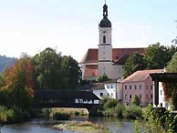 Regenbrücke und Stadtpfarrkirche in Bad Kötzting