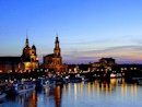 Blick auf Dresden und Elbe bei Nacht