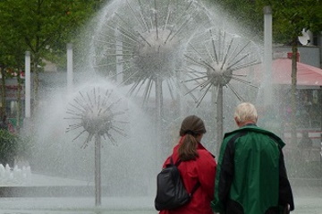 Brunnen in der Prager Straße Brunnen in der Prager Straße