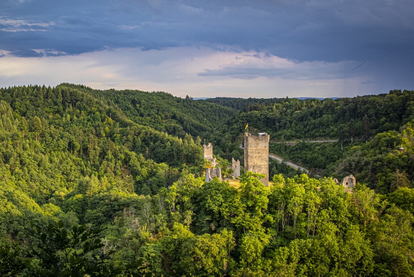 Burgruinen bei Manderscheid