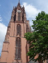Die gotische Pfarrkirche St. Bartholomäus, die 1239 dem heiligen Bartholomäus geweiht und zur gotischen Hallenkirche umgebaut wurde, erhielt ihren Ehrennamen "Kaiserdom" erst im 18. Jahrhundert.