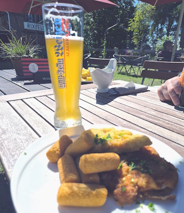 Schnitzel im Café Rixi Schnitzel im Café Rixi