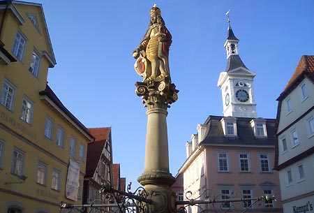 Statue von Kaiser Joseph I. am Marktbrunnen in Aalen
