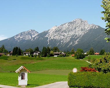 Blick von Bayerisch Gmain aus auf den Hochstaufen