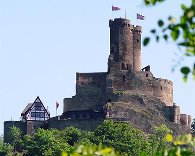 Burgruine Ehrenburg bei Brodenbach