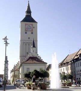 Altes Rathaus und Stadtplatz in Deggendorf