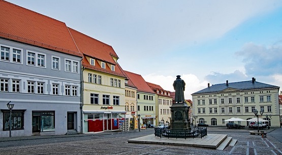 Lutherdenkmal am Marktplatz in Eisleben