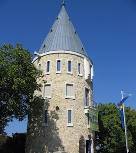 Blick von der Kirchstrae nach Norden zur Dorfkirche in Wicker