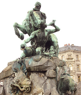 Centauren-Brunnen vor dem Frther Bahnhof