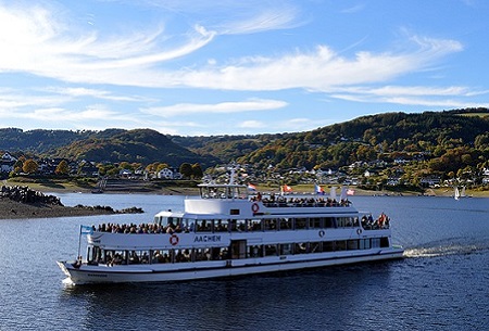 Passagierschiff auf dem Rursee