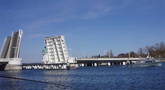 Klappbrcke ber die Schlei