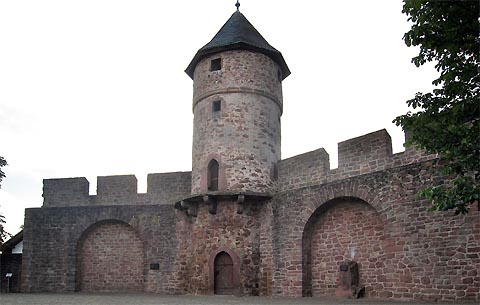 Stadtmauer mit Hexenturm