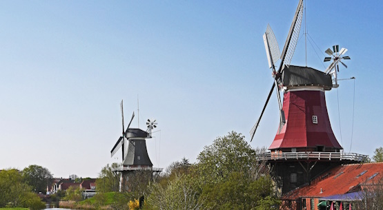 Zwillingsmhlen in Greetsiel