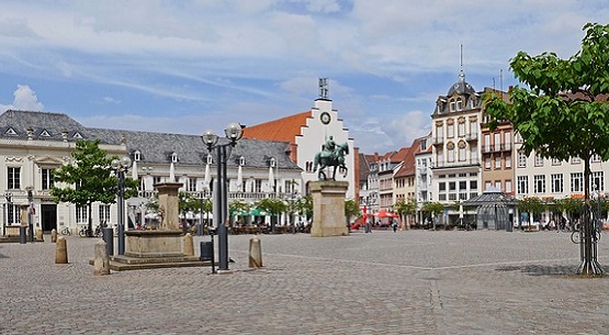 Rathausplatz in Landau