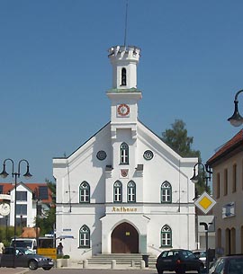 Neugotisches Rathaus in Nandlstadt