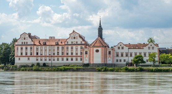 Schloss Neuhaus