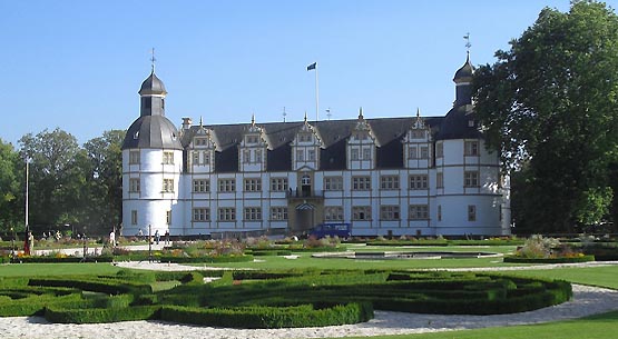 Schloss Neuhaus