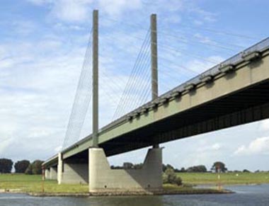 Reeser Rheinbrücke