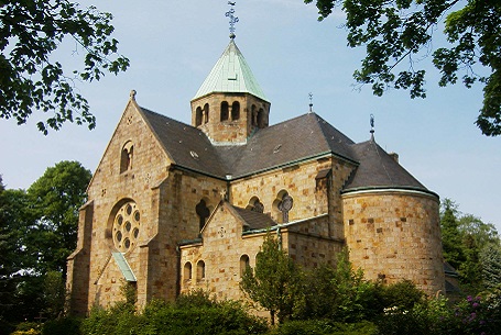 Katholische Pfarrkirche St. Mari Heimsuchung im Stadtteil Hauenhorst