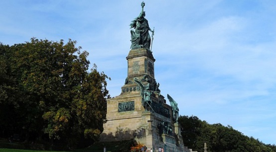 Niederwalddenkmal in Rüdesheim am Rhein Niederwalddenkmal in Rüdesheim am Rhein