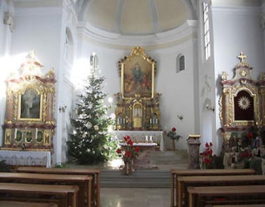 Altarraum der Zisterzienserinnenkirche Thyrnau