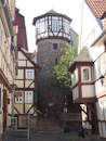 Der Ankerturm ist der einzig erhaltene Turm der ehemaligen Stadtmauer und Wahrzeichen der Stadt, an welchem die Ankertreppe beginnt.