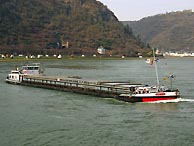 Schiff auf dem Rhein