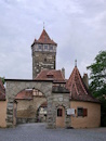 Das Rdertor mit Zoll- und Torwchterhuschen stammt vom Ende des 14. Jahrhunderts. Der Torturm ist besteigbar und bietet einen herrlichen Ausblick. Zu sehen sind auch der Wallgraben und die sogenannten Streichtrme vor der Stadtmauer.