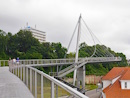 Fußgänger-Hängebrücke zum Hafen in Sassnitz