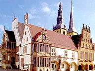 Rathaus und Nicolaikirche in Lemgo