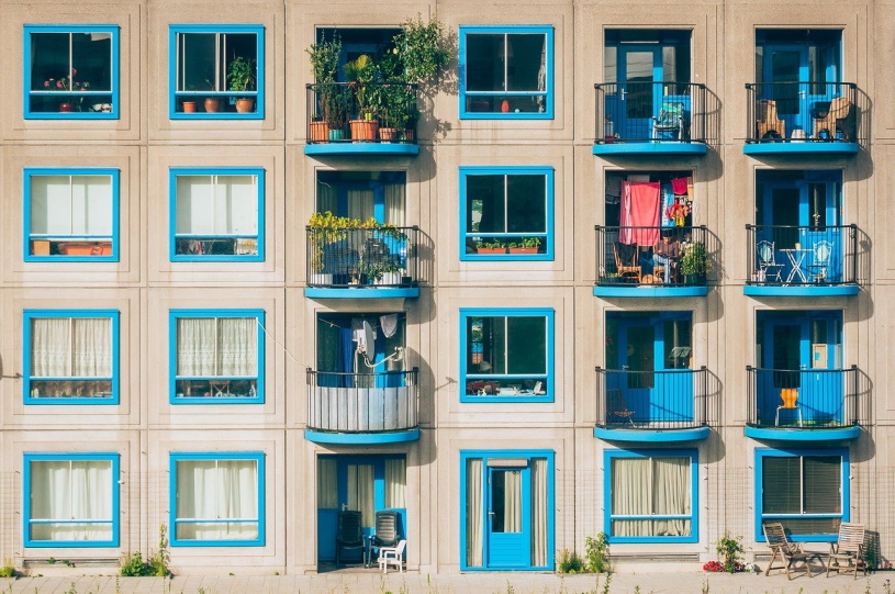 Apartments mit kleinem Balkon