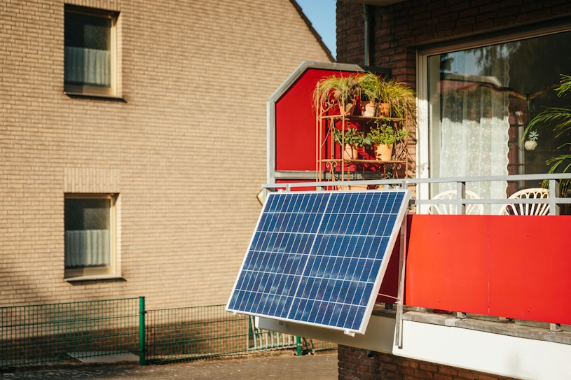 Solarmodul auf dem Balkon