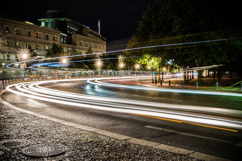 Berlin bei Nacht mit Langzeitbelichtung