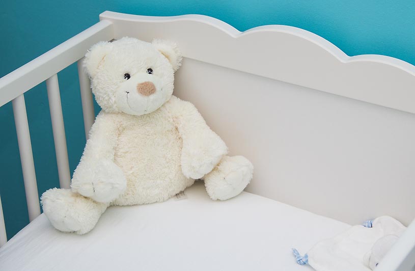 Bett mit Teddy