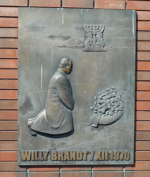 Bronzetafel Willy Brandt in Warschau
