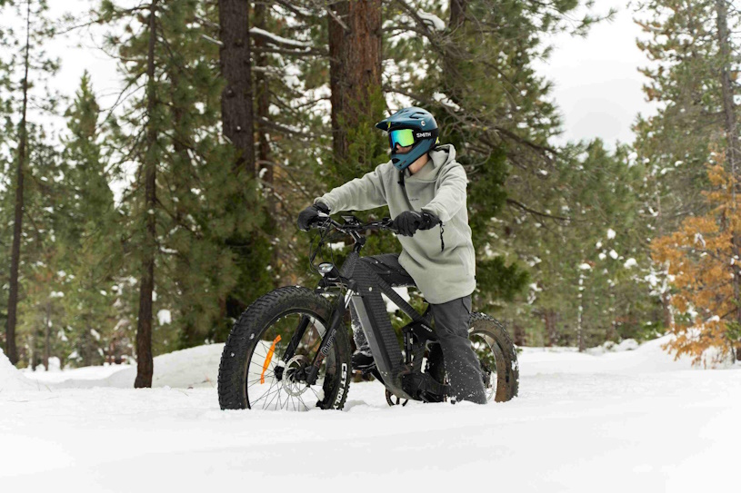 E-Bike im Schnee