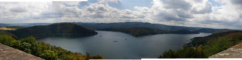 Edersee mit Blick auf Schloss Waldeck