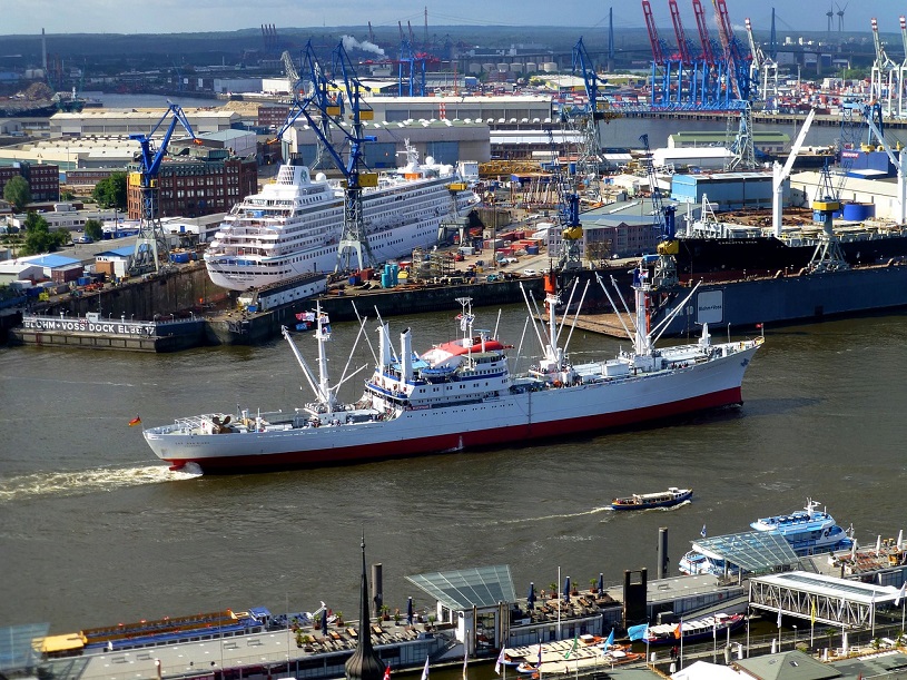 Cap San Diego im Hamburger Hafen