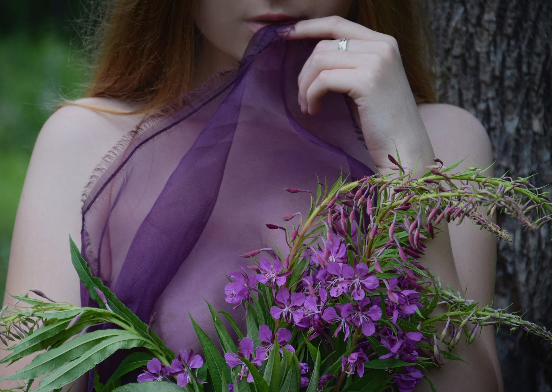 Frau mit Blumen